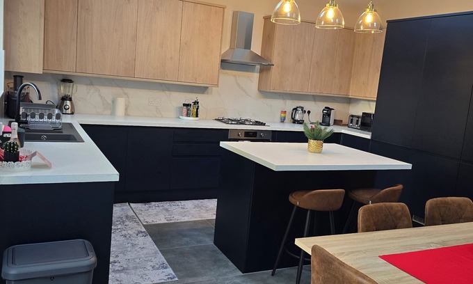 West Hendon Casa | Dream House on London /Pet Friendly