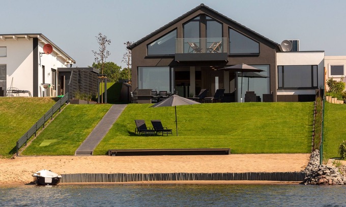Lobnitz Casa | Casa de ensueño en el lago, playa privada, sauna, chimenea, bañera de hidromasaje, balcón, cerca de Leipzig