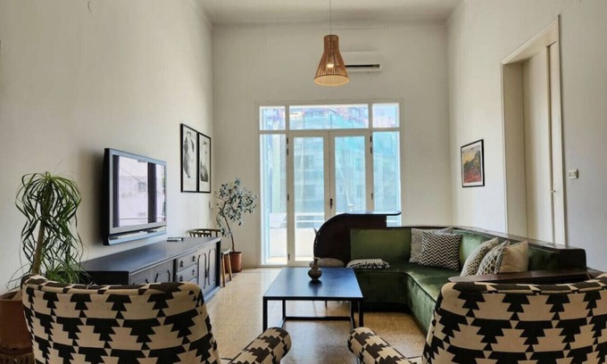 Beirut Apartamento | Dream Location Apartment, 24/7 Power