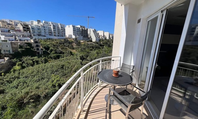 Il-Balluta Apartamento | Dream Stay one bedroom apartment in Balluta
