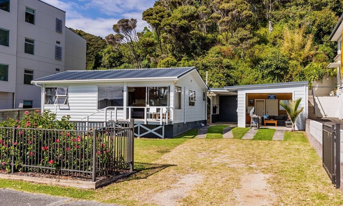 Paihia Casa | Dream View Waterfront - Paihia Holiday Home
