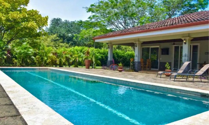 Villarreal Casa | Dream villa with guest house and semi-Olympic pool!