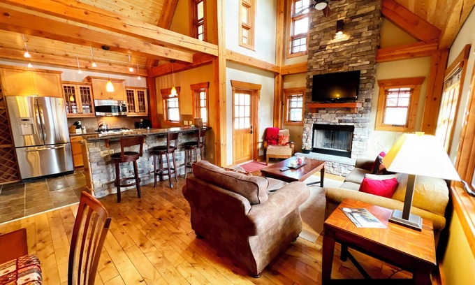 East Kootenay Casa | Dreamcatcher Mountain Cabin - Ski-Bike-Golf-Relax