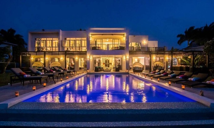 Montego Bay Villa | FRENTE AL MAR DE LUJO, SERVICIO DE BUTLER, CHEF, DRIVER, MODERN! Dreamtime de 5 dormitorios