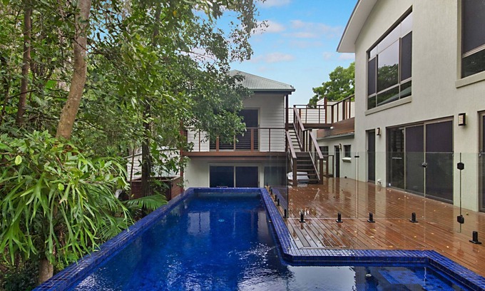 Fingal Head Casa | Dreamtime Escape - 6 bedroom luxury holiday home on Dreamtime Beach Fingal with Wi-Fi Inc.