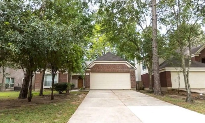 Grogan's Mill Casa | Dreamy 3 Bedroom House in the Woodlands