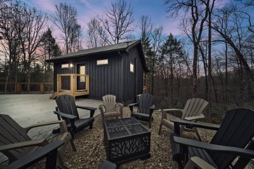 Sevierville Casa | Dreamy Cabin Near Gatlinburg Hot Tub Fire Pit Secluded and Cozy!