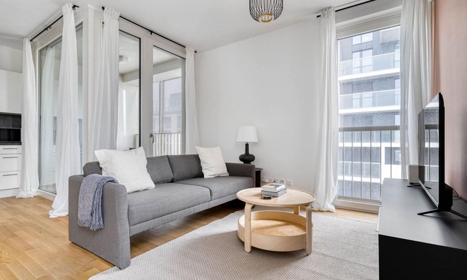 Vienna Apartamento | Dreamy Donaumarina 1BR w/ Balcony & Roof, nr metro U2, by Blueground
