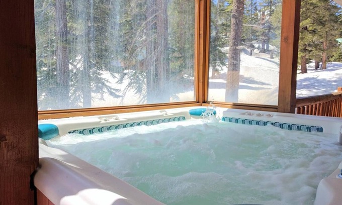 Mammoth Lakes Condominio | Mammoth Moose✶Big & Beautiful✶Pasos para ascensores y lanzaderas✶lockr / jacuzzi / sauna / garag