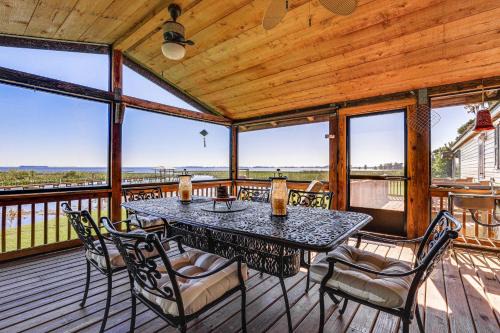 Highland Casa | Dreamy Home on Lake Istokpoga with Dock and Views!