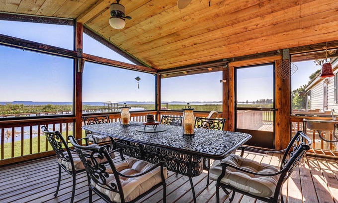 Highland Casa | Dreamy Home on Lake Istokpoga w/ Dock + Views!