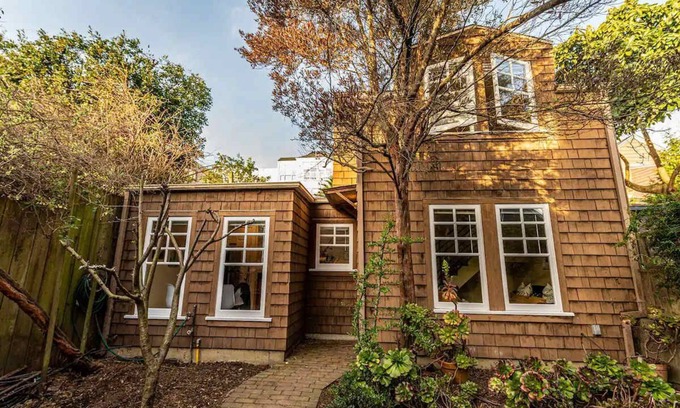 Dolores Heights Cabina | Dreamy Minimalist 1BR Cottage in Eureka Valley