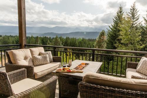 Ronald Casa | Dreamy Views, Pool Access, Game Room, Fire Pit