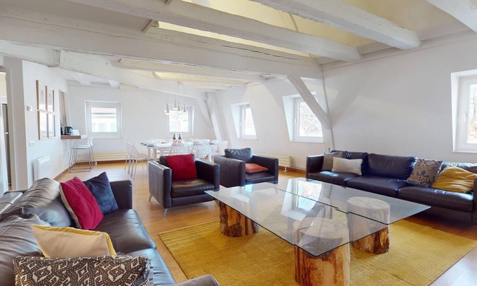 Old Town Apartamento | dreyfus duplex city center ac 3br 2bth 165m2