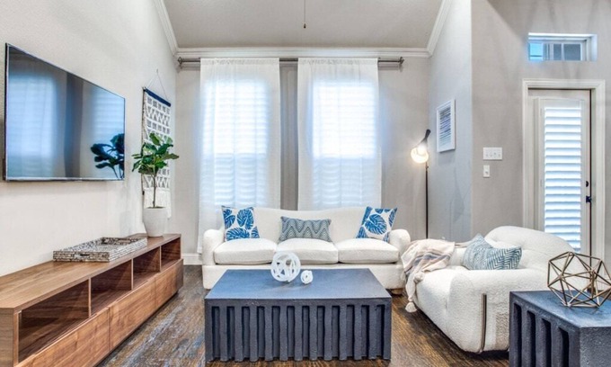 Plano Casa | Driem House Luxurious Home in Legacy - Long Term