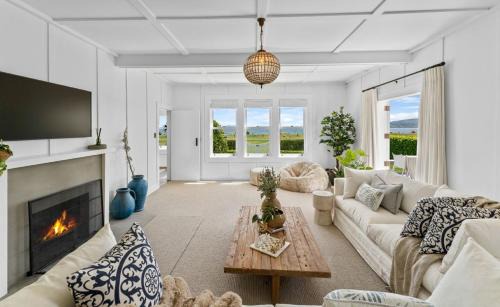 Waitahanui Casa | Drift at Five Mile Bay - Taupo