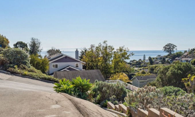 Santa Barbara Apartamento | Driftwood Club - Whitney's Oceanview Studio! (Full Kitchen)