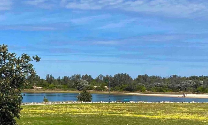 Lakes Entrance Casa | Driftwood Townhouse - Waterfront-Central Location