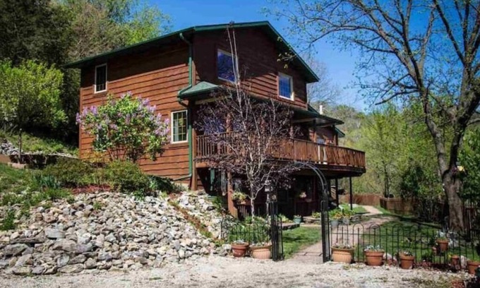 Lansing Casa | Drop Tine Ridge w/Hot Tub