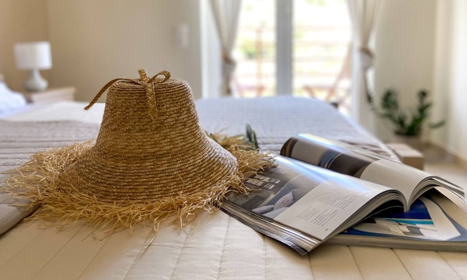 Menegata Apartamento | Drosia ..Chic & Classic.. Triple Mountain View Room