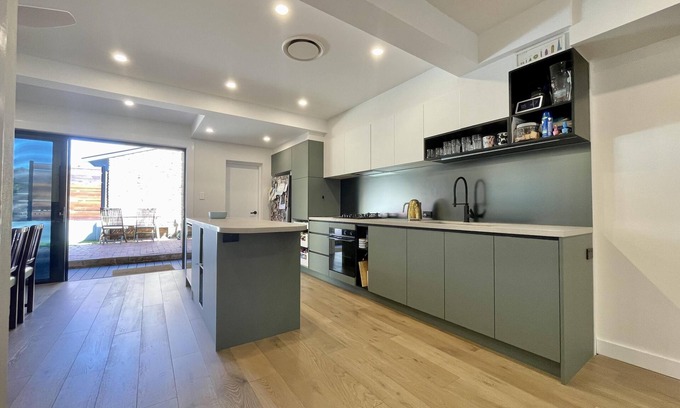 Drummoyne Casa | Drummoyne-DRUM8 Day Street - Spacious 3BR Townhouse with Courtyard Opposite Brett Park Near Bay Run
