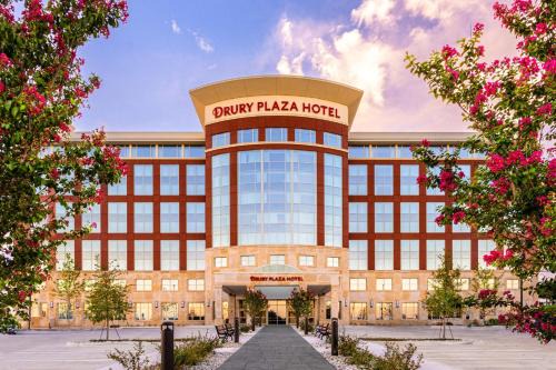 Central Arlington Hotel | Drury Plaza Hotel Dallas Arlington