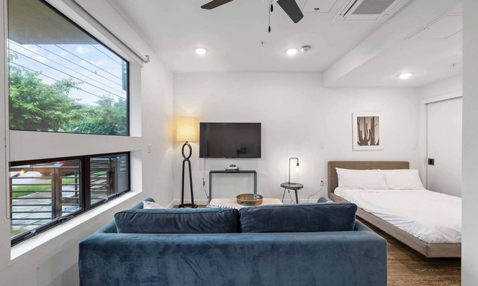 East Cesar Chavez Apartamento | Downtown Austin Studio|Queen & Sofa Bed|Patio