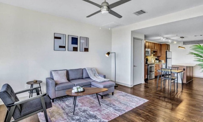 Downtown Dallas Apartamento | DT Lux 1 Bed | 976sqft | 26th Floor | Gym | Pool