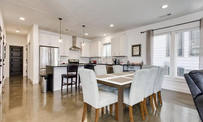 Salemtown Casa | DTNashville GermantownGetaway4B/3BPerfectLocation!