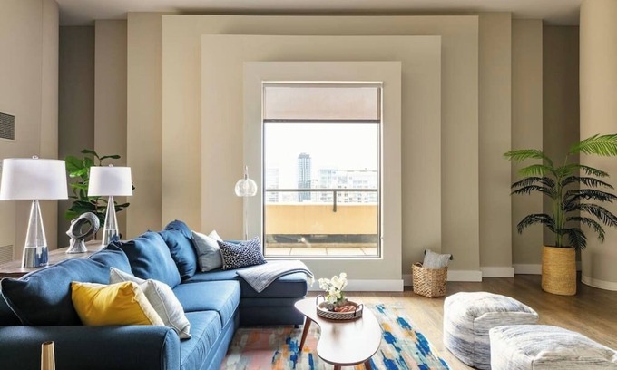 The Loop Condominio | DTown Penthouse 2bd +Parking, Gym, Pvt Patio, Pool