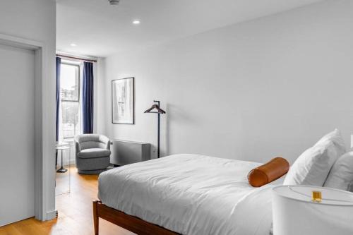 Bangor Apartamento | DTWN Bangor, Historic Hotel, Coffee Shop in building, Room # 105