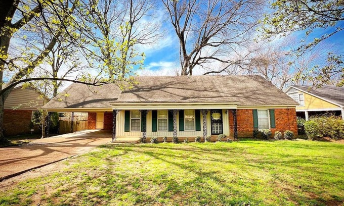 East Memphis Casa | Dual 9BR Memphis Getaway+Games+Backyard+PrimeLoc