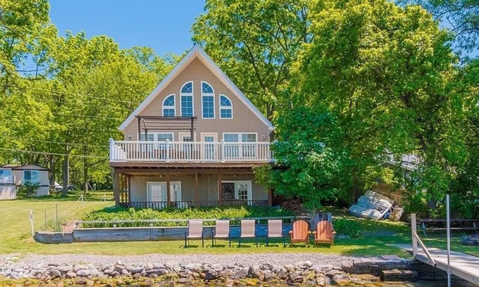 Cayuga Casa | Dual House | Cayuga Lake | Fire Pit | Hot Tub