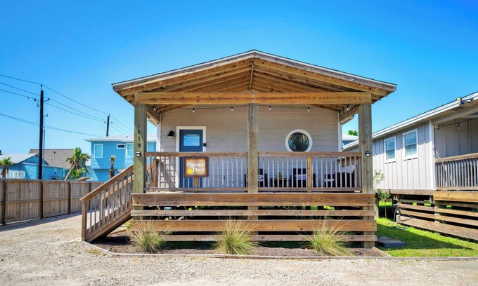 Shibui Sands Casa | Dual Port A Cottages | 2 Complete Homes | Walk to the Beach + Patio