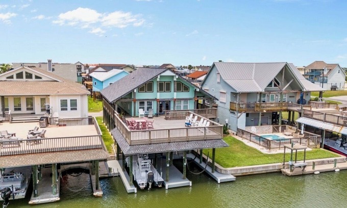 Port O Connor Casa | WATERFRONT Dubois House