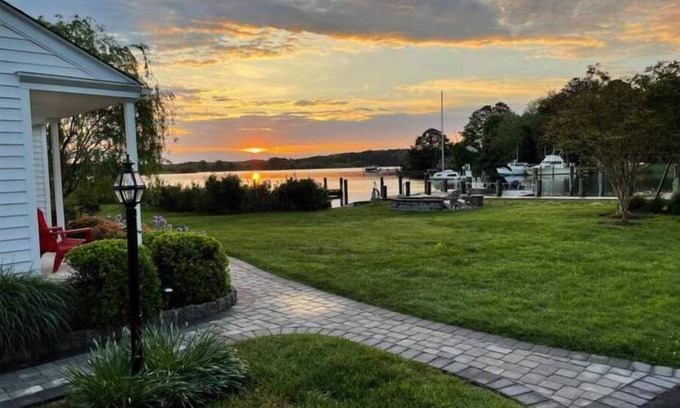 Bozman Cabaña | Duck Cove Waterfront Cottage