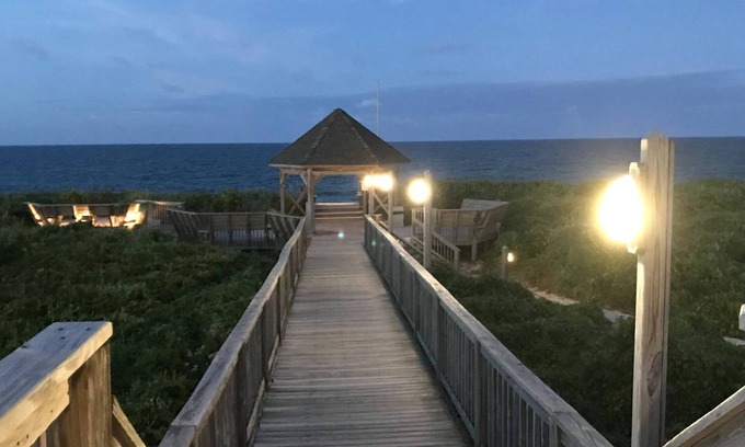 Duck Condominio | Duck NC 1BR 1Bath sleeps 4 condo Barrier Island Station 8/22-8/29/20