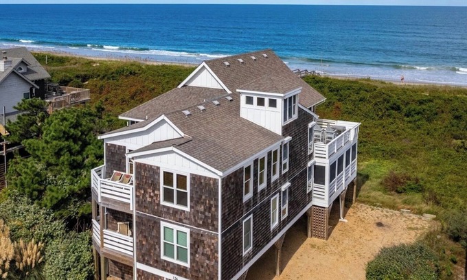 Duck Casa | Ocean Front, Elevator, Hot Tub, Gourmet Kitchen, Amazing Views, Linens & Towels