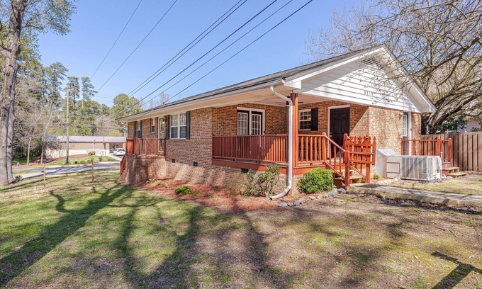 Durham Casa | Duke Captains’ Quarters 3BR 2.5BA @ American Village