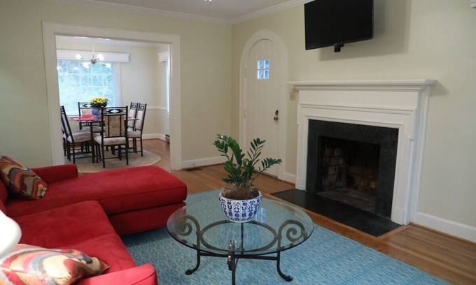 Durham Casa | Duke Forest Gem! 3BR, sleeps 7