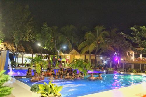 Sandugan Complejo | Dumalaay Coastline Resort
