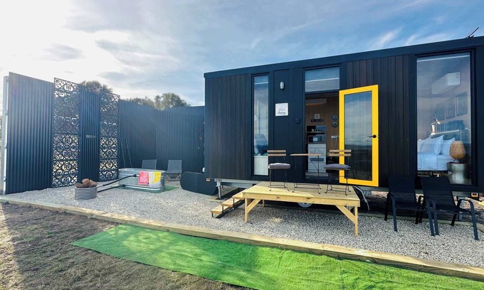 Murdunna Casa | Dunalley Bay Beachfront Retreat by Tiny Away