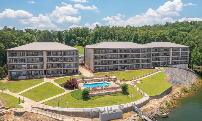 Jasper Casa | Duncan Bridge Condominium 112