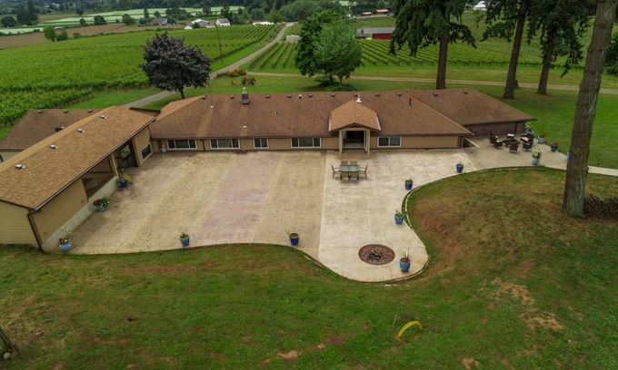 Dayton Casa | Great Deals on Summer Stays!