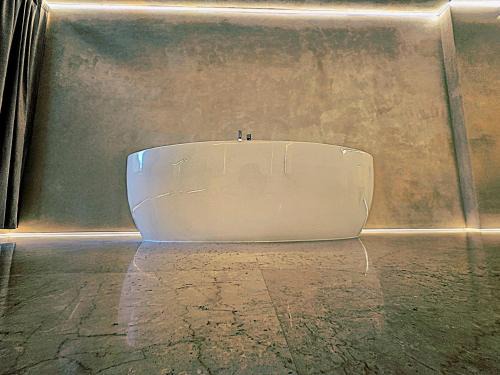 Rione III Colonna Apartamento | DUNE at Spanish Steps Luxury Apartment-Suite
