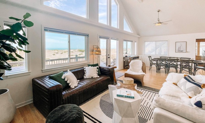 Salvo Cabaña | Dune Haus ~ Lovely Oceanfront Cottage Private Cape Hatteras Beach HotTub Lift