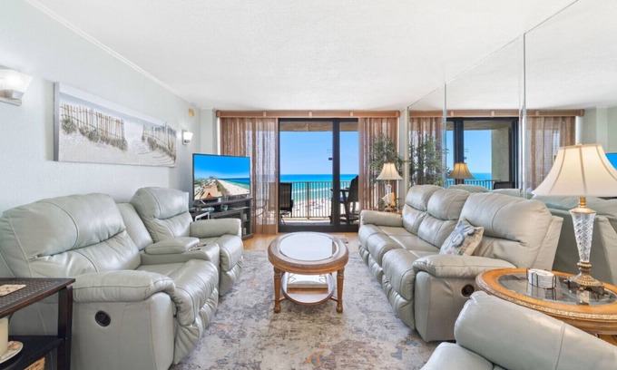 Gulf Lagoon Beach Condominio | Pet Friendly-3Pools/Tennis/Pickleball Court-Tiki Bar-A603