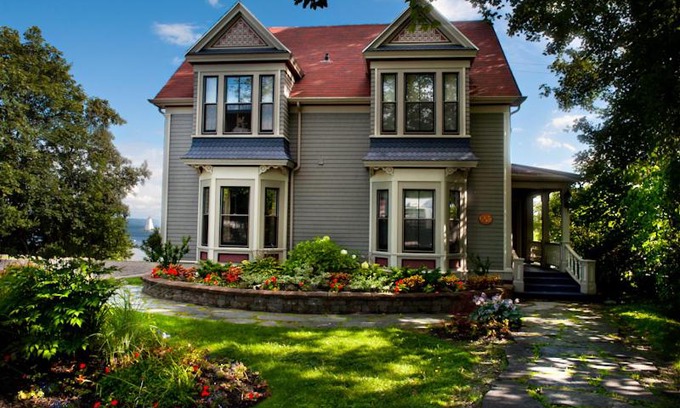 Baddeck Hotel | Dunlop Inn