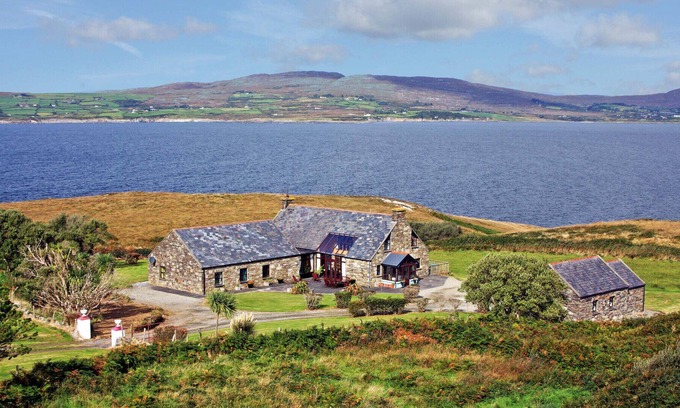 Goleen Otro | Dunmanus House - Five Bedroom House, Sleeps 16
