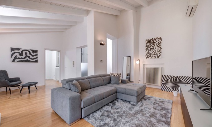 Como City Centre Apartamento | [Duomo-Porta Torre] Penthouse with Private Terrace